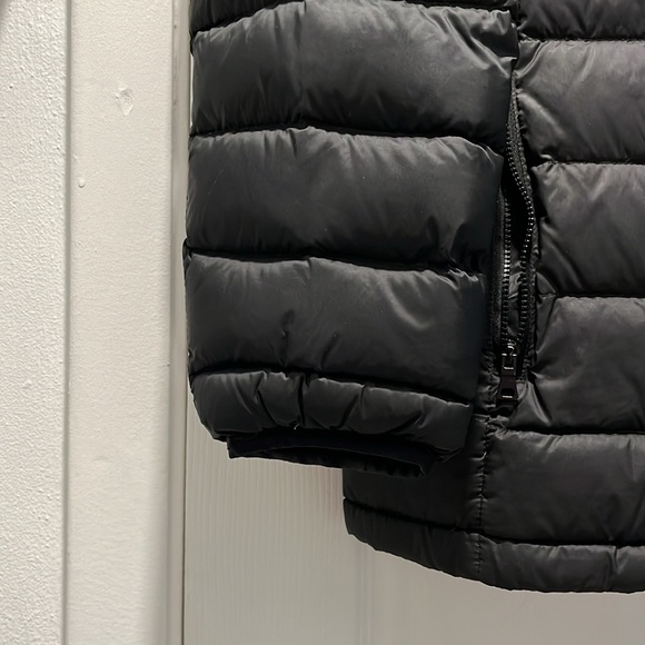 NWOT-GH Bass and Compqny, large black men’s lightweight puffer jacket - Picture 3 of 5